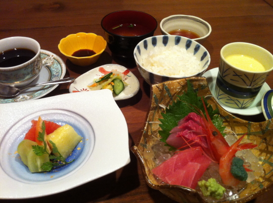 松花堂弁当 刺身・茶碗蒸し